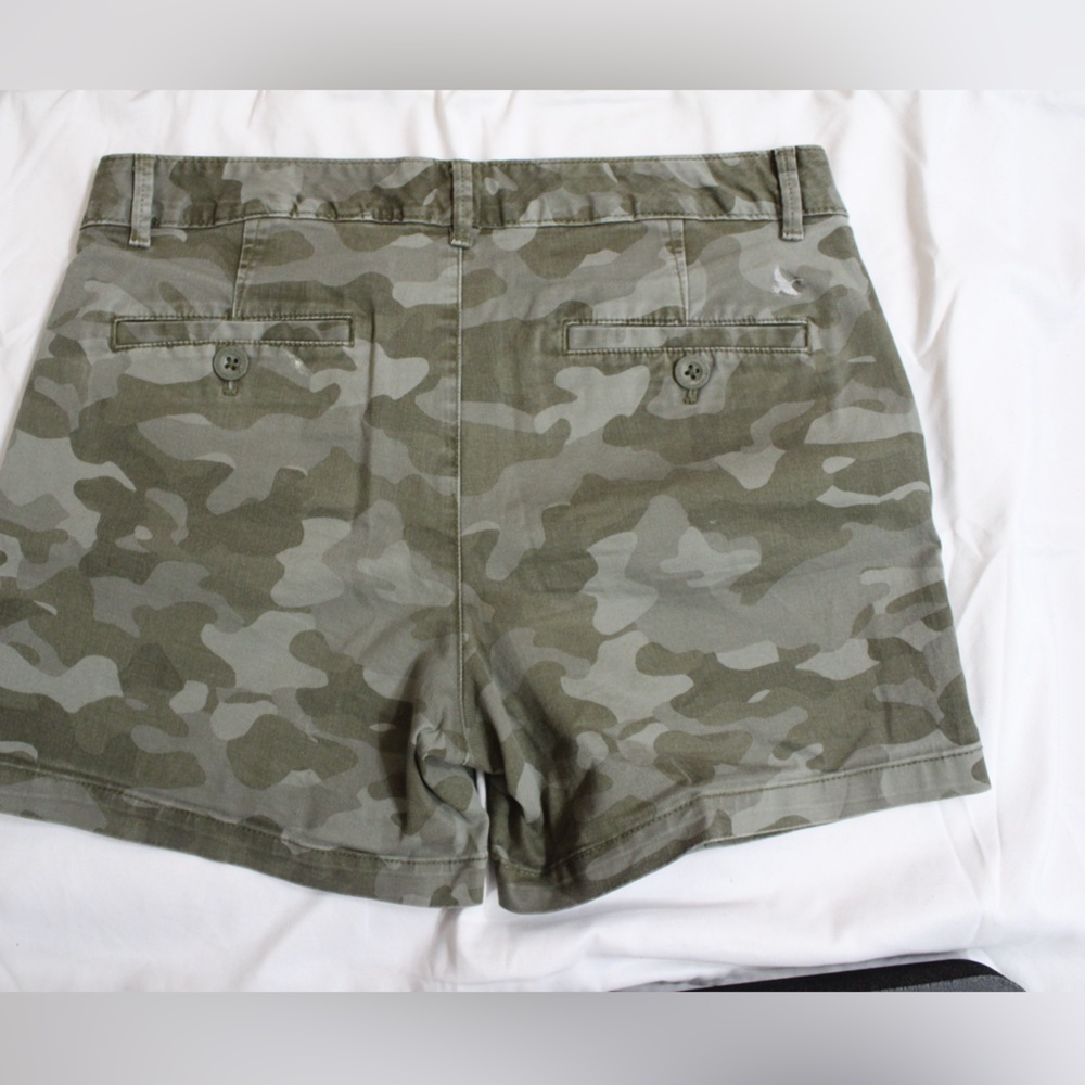 Eddie Bauer Women’s Legendwash Stretch Slightly Curvy Camo Shorts Size 6 - Picture 5 of 5